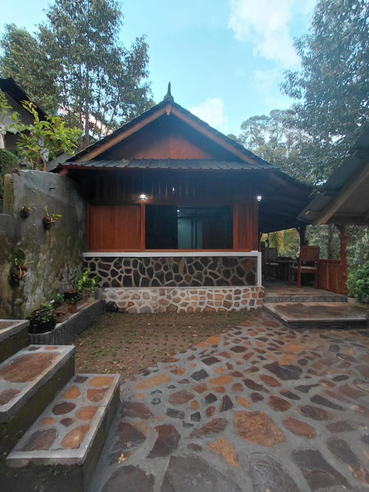 Friendly Homestay Lemukih Singaraja Exterior foto